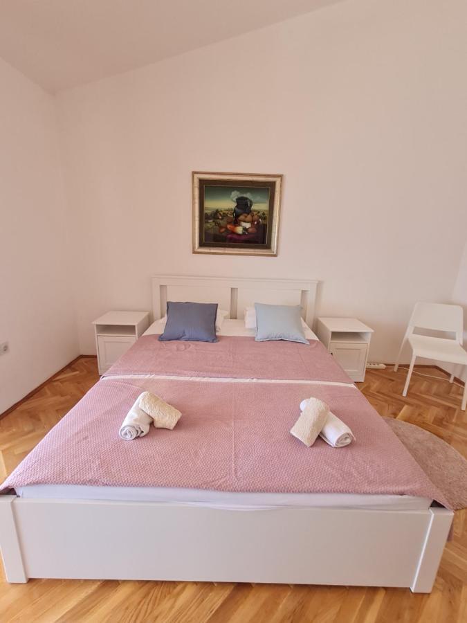 Apartments Apartmani Pintar Мимице Екстериор снимка