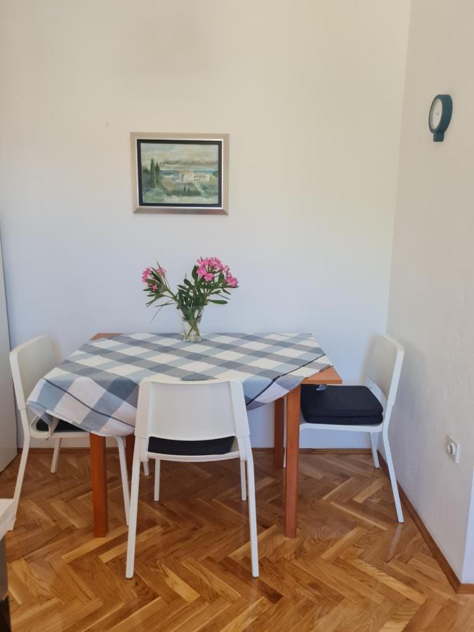 Apartments Apartmani Pintar Мимице Екстериор снимка