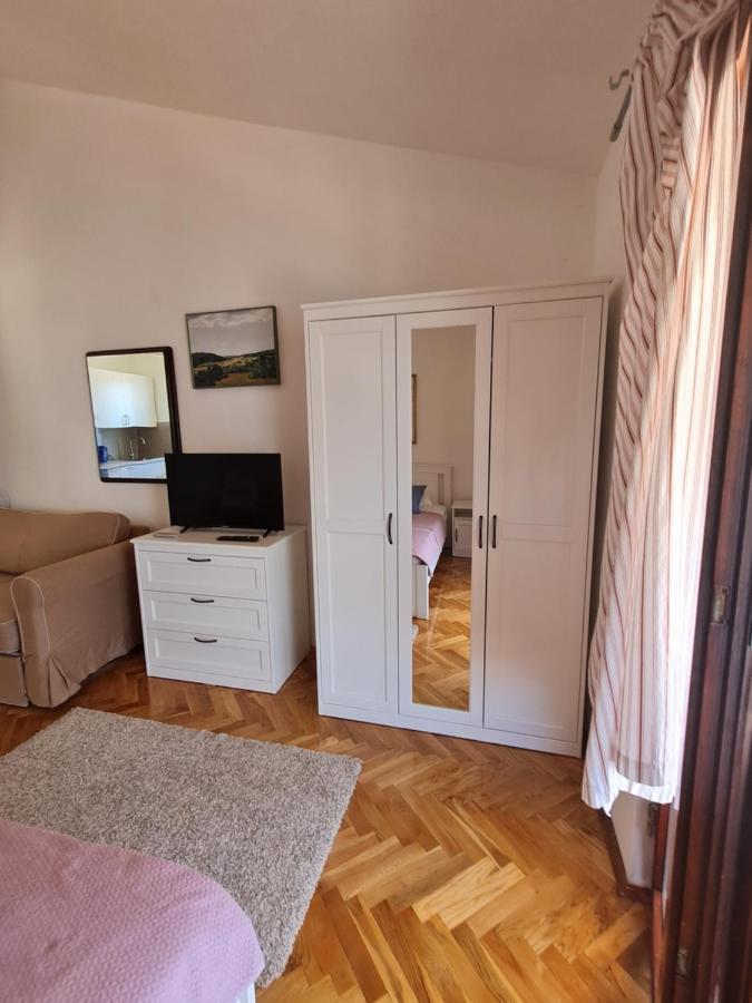 Apartments Apartmani Pintar Мимице Екстериор снимка