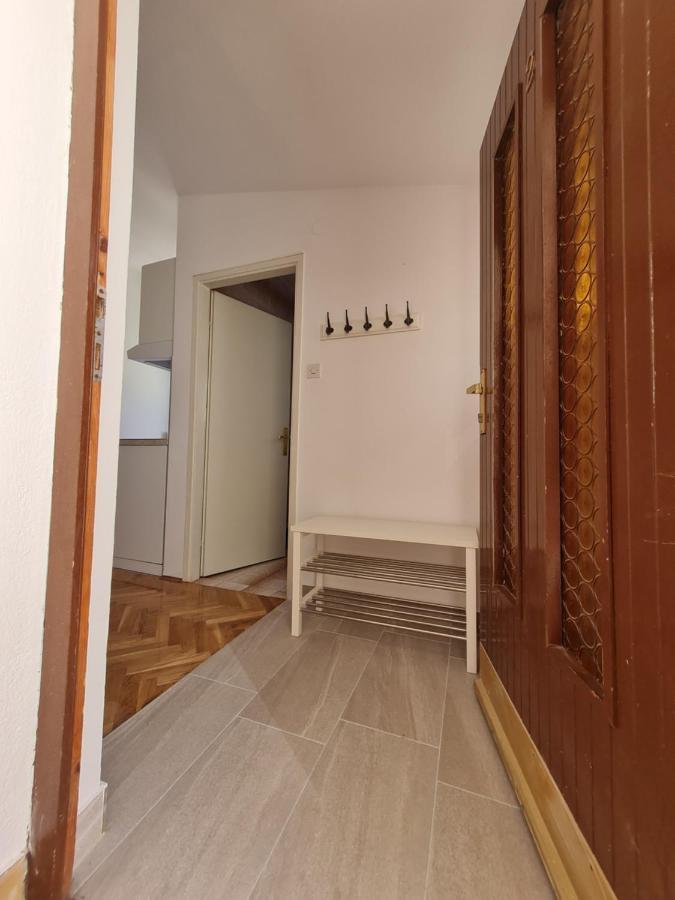 Apartments Apartmani Pintar Мимице Екстериор снимка