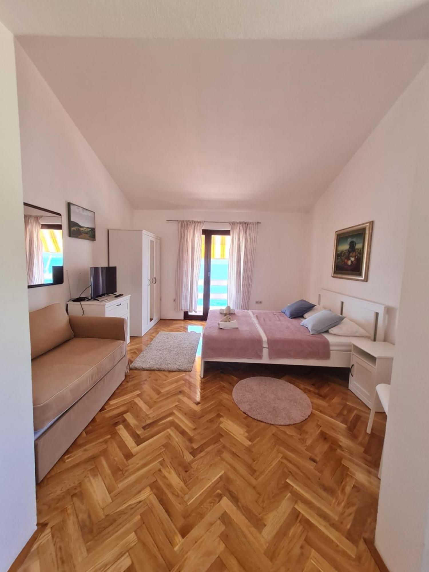 Apartments Apartmani Pintar Мимице Екстериор снимка