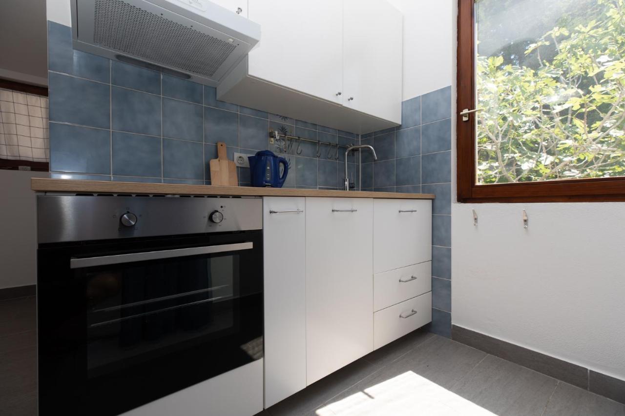 Apartments Apartmani Pintar Мимице Екстериор снимка