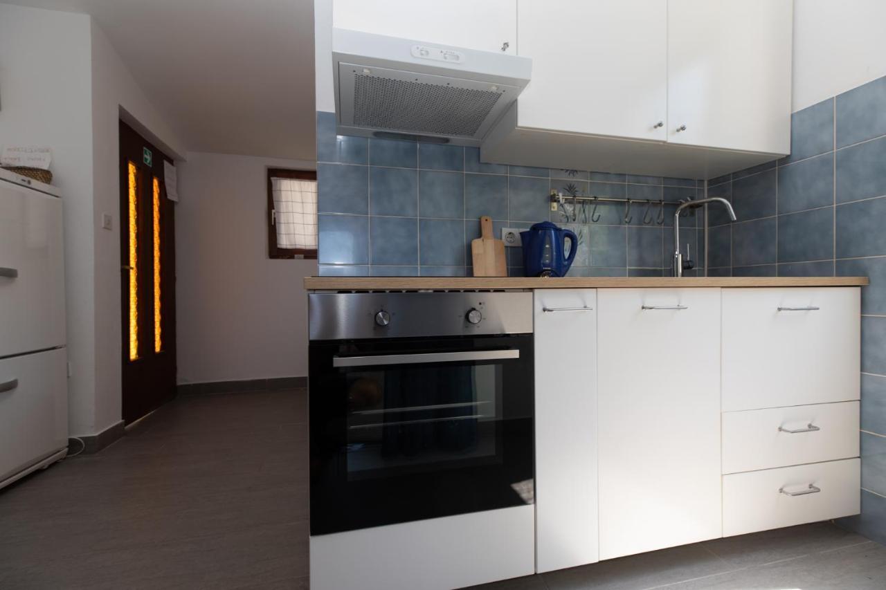 Apartments Apartmani Pintar Мимице Екстериор снимка